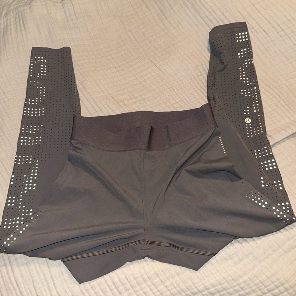 Lululemon size 10